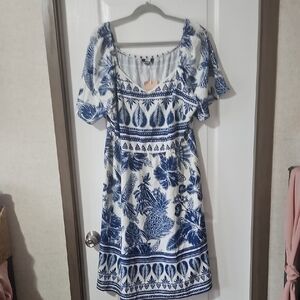 BloomChic Blue and White Leaf Print Midi Dress